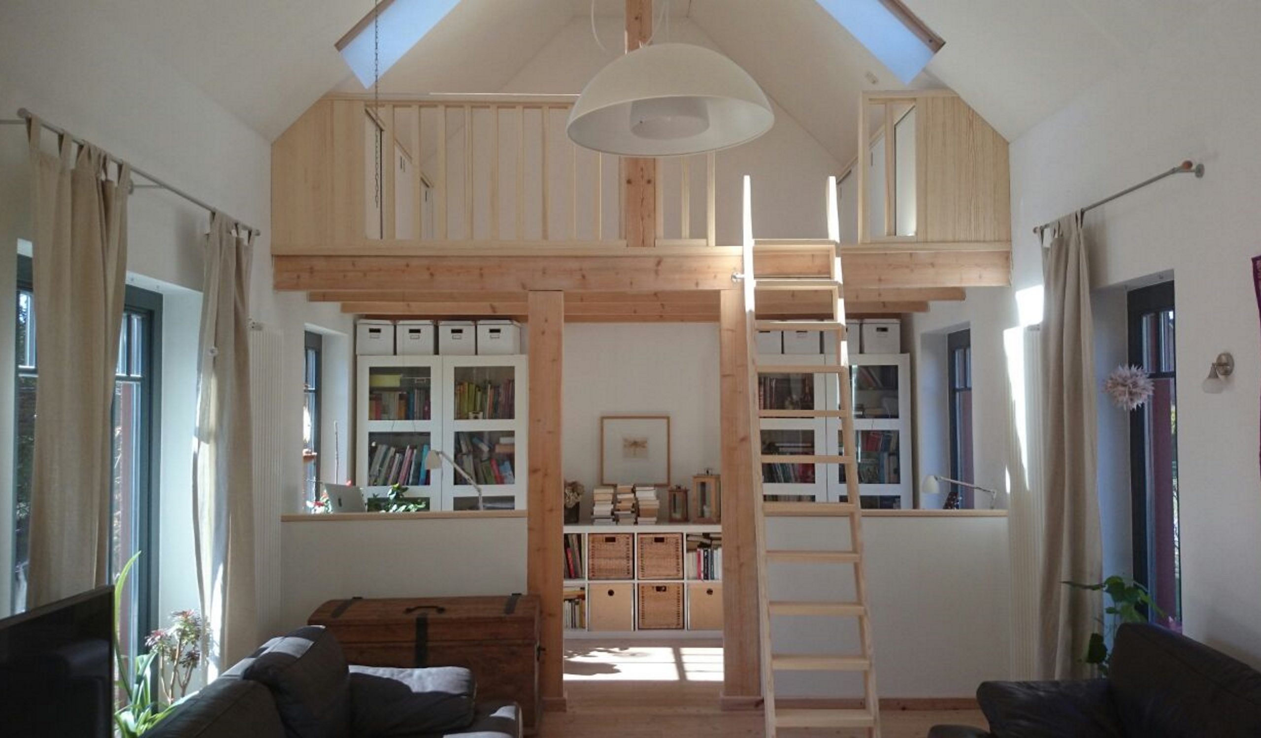 Treppe-Schrank-Geländer-Wohnen