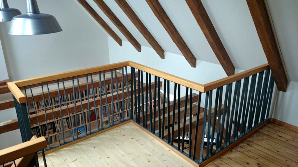 Brustwehr Stahl und Holz