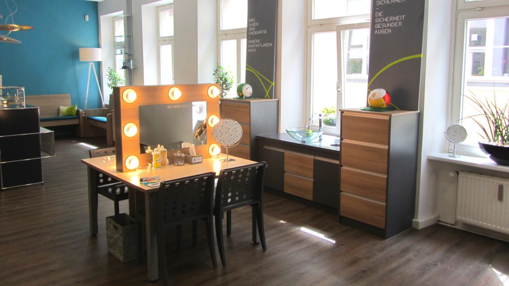 Anpasstisch Kontaktlinsenstudio1