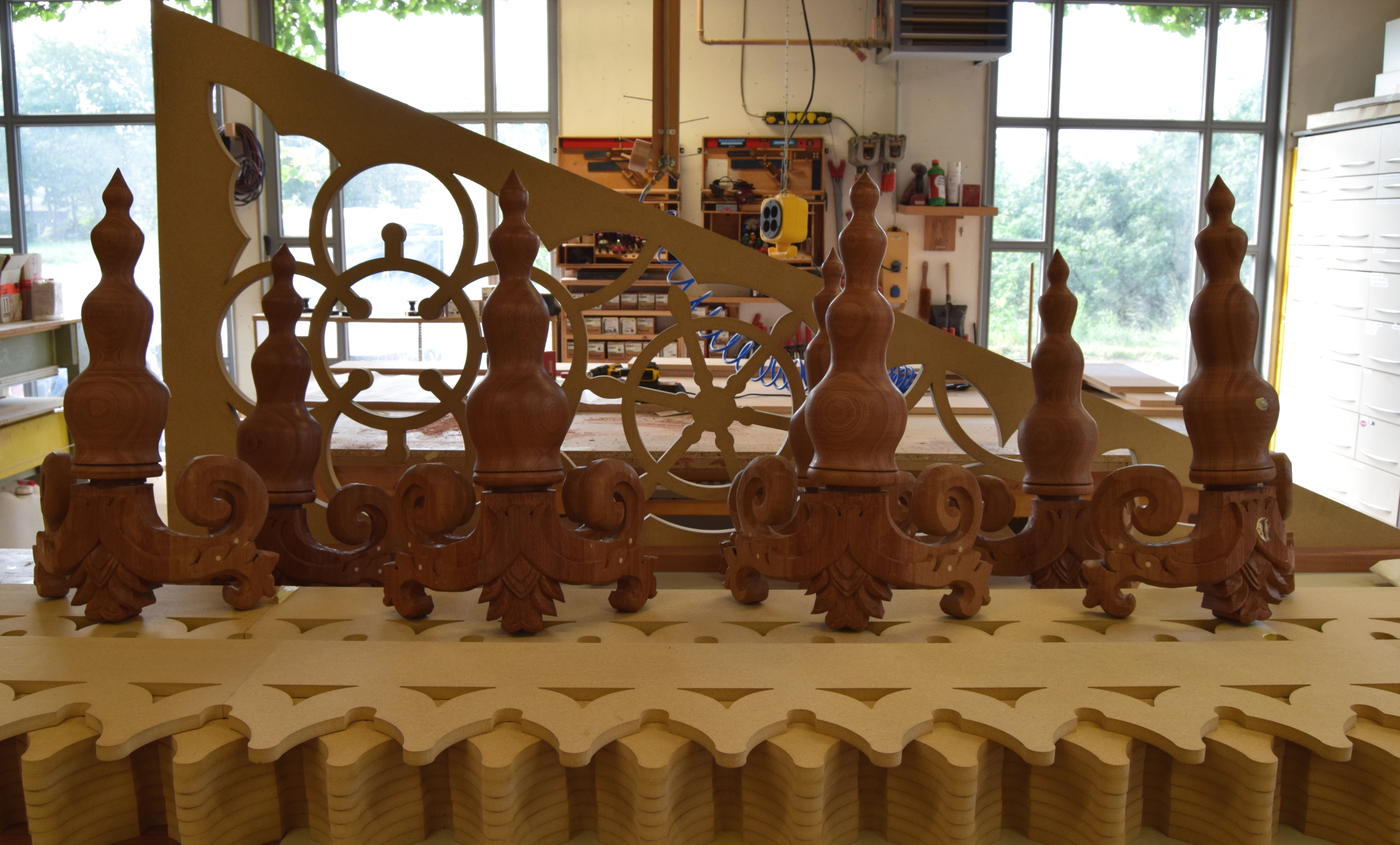 Ziergiebel mit Schnitzereien